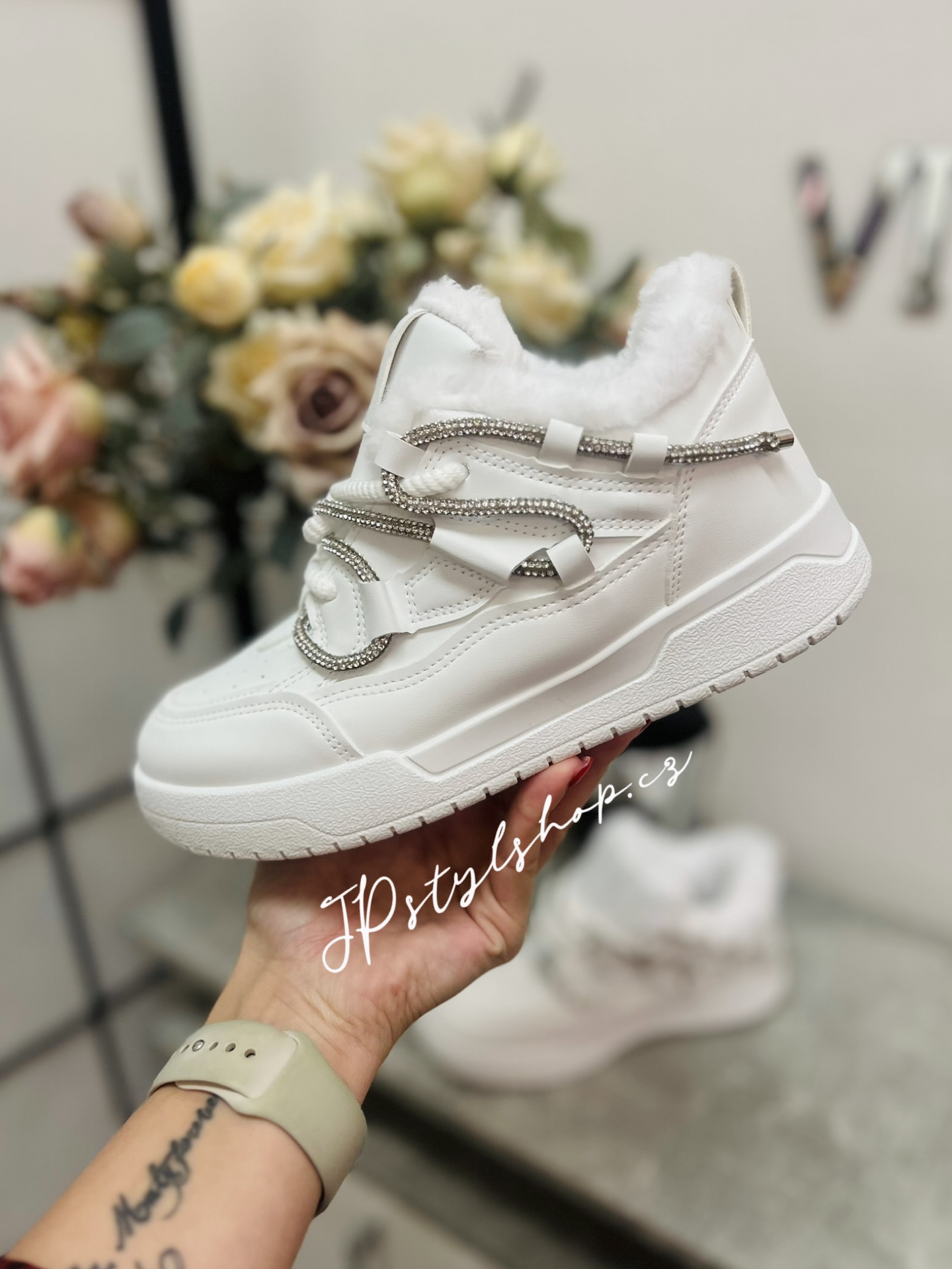 Zateplené botasky - bílé