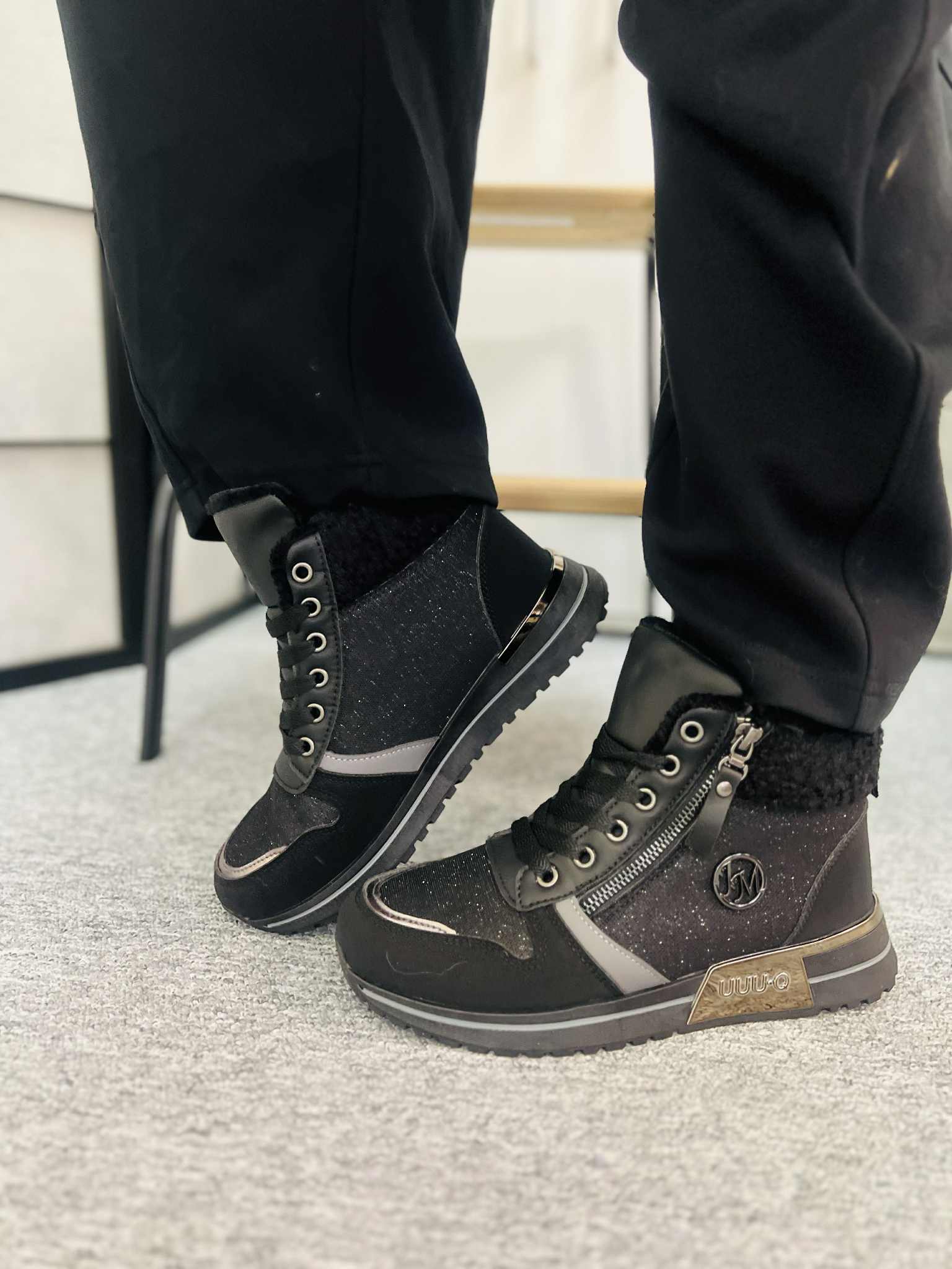 Zateplené tenisky KM - černé 