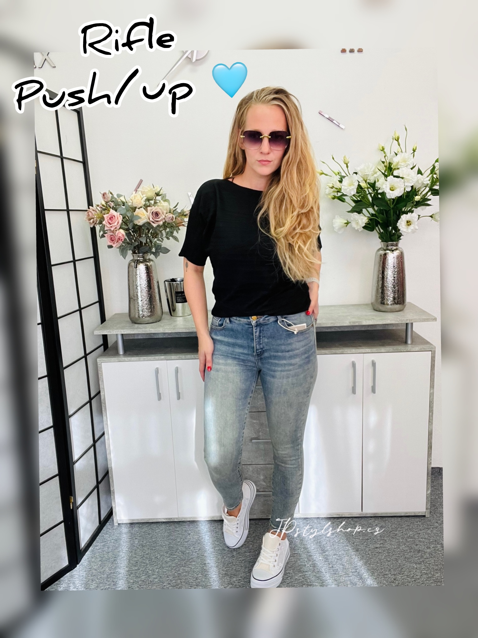 SVĚTLEJŠÍ MODRÉ RIFLE 