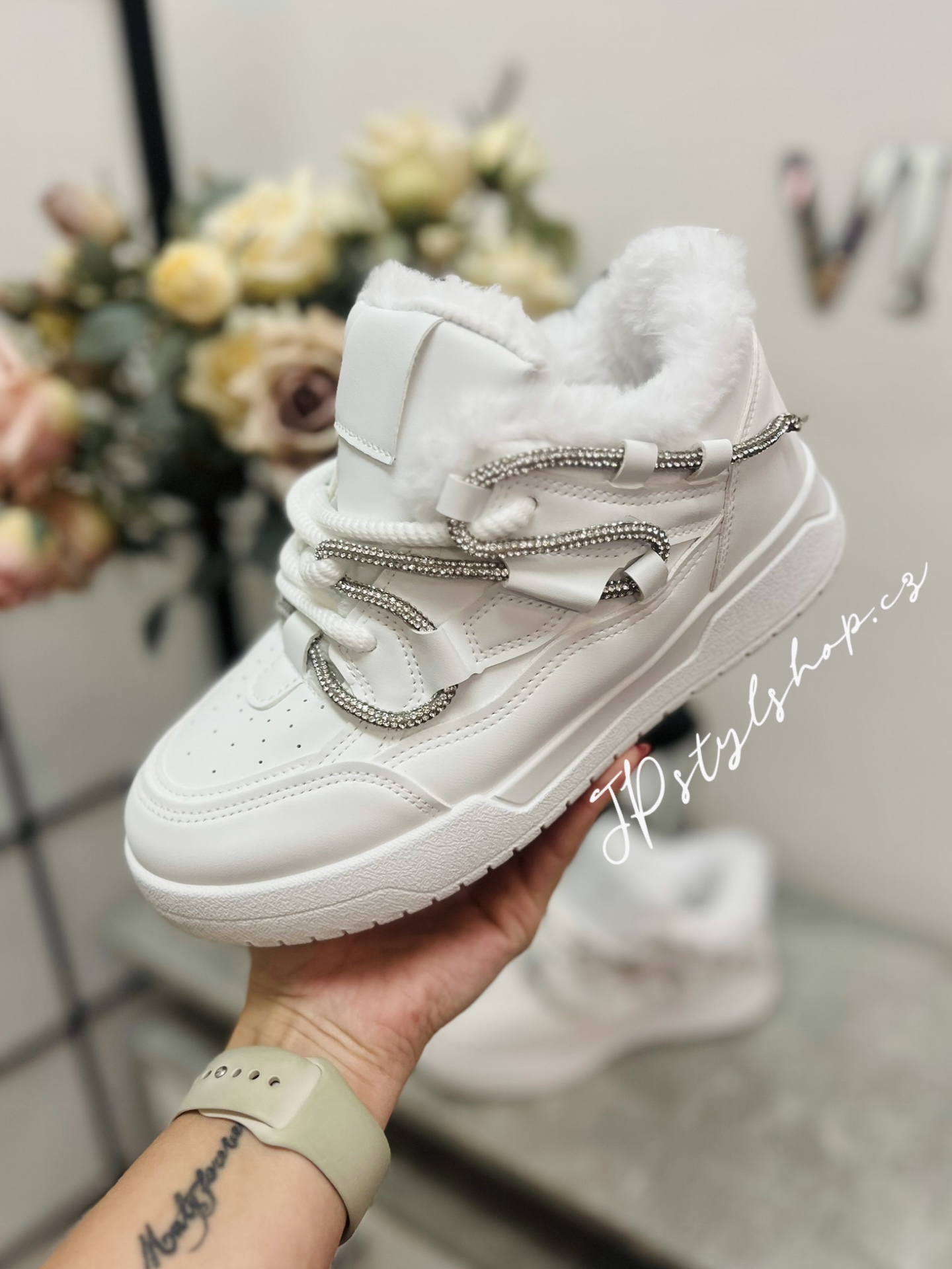 Zateplené botasky - bílé