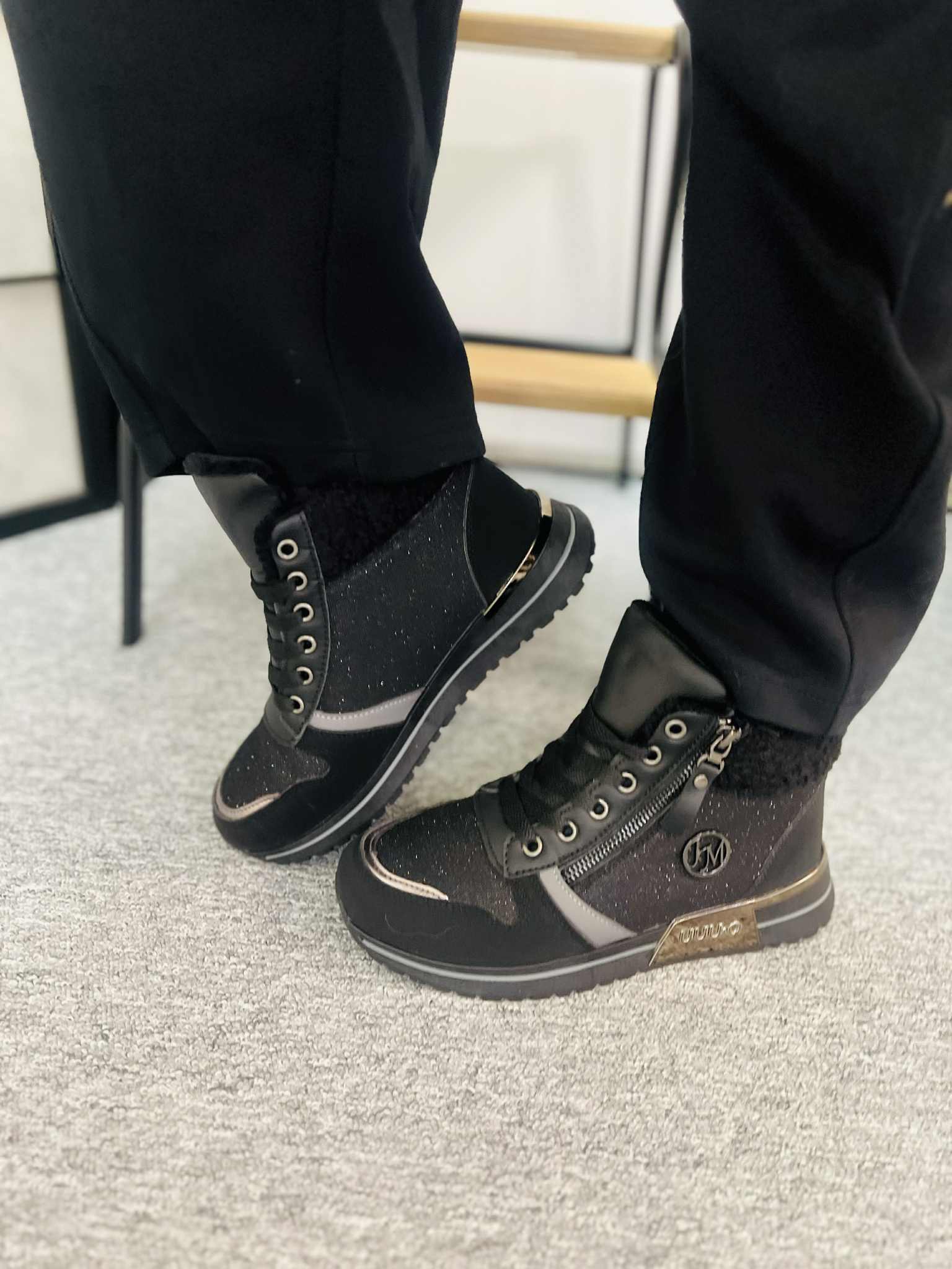 Zateplené tenisky KM - černé 