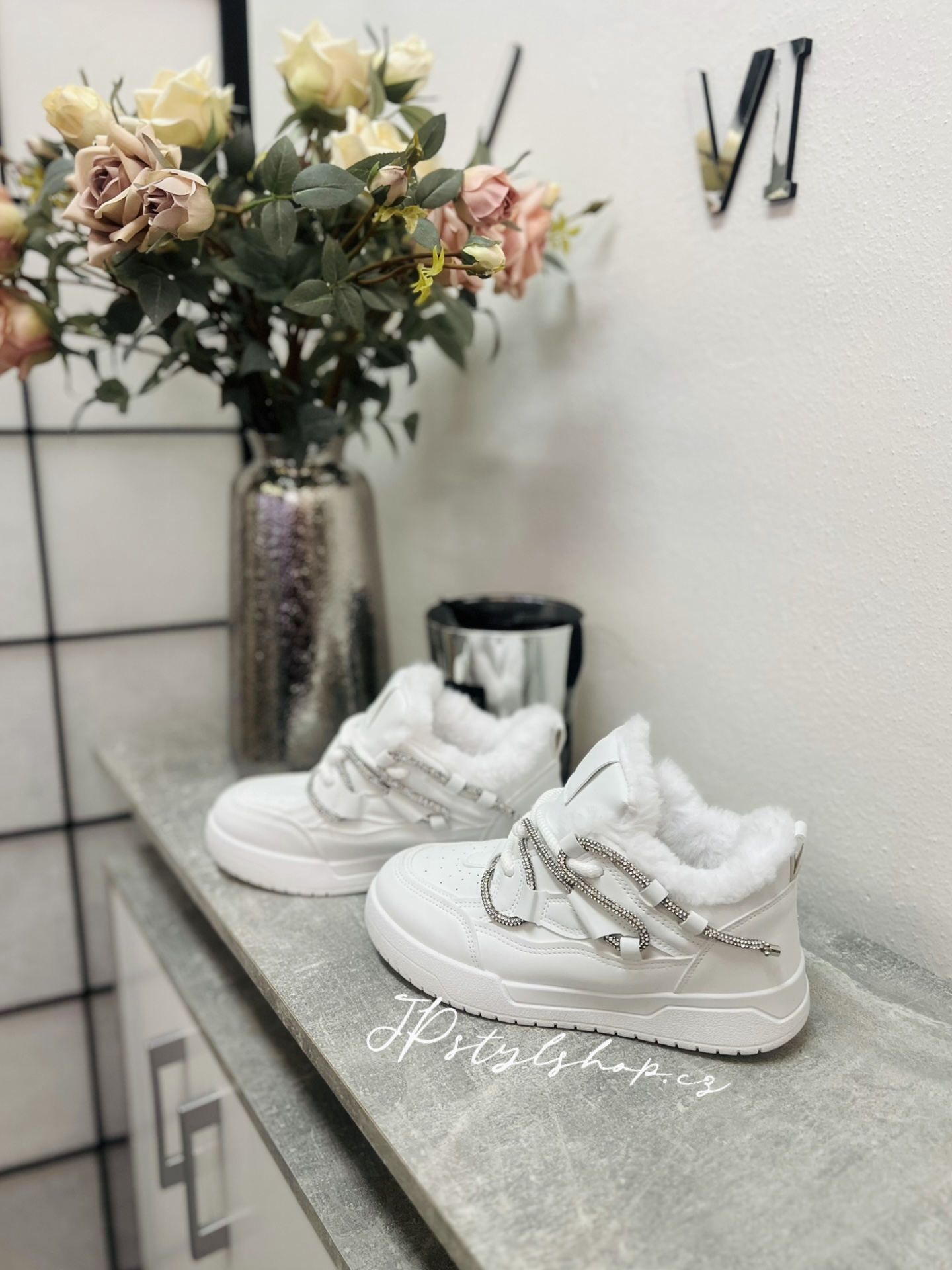 Zateplené botasky - bílé