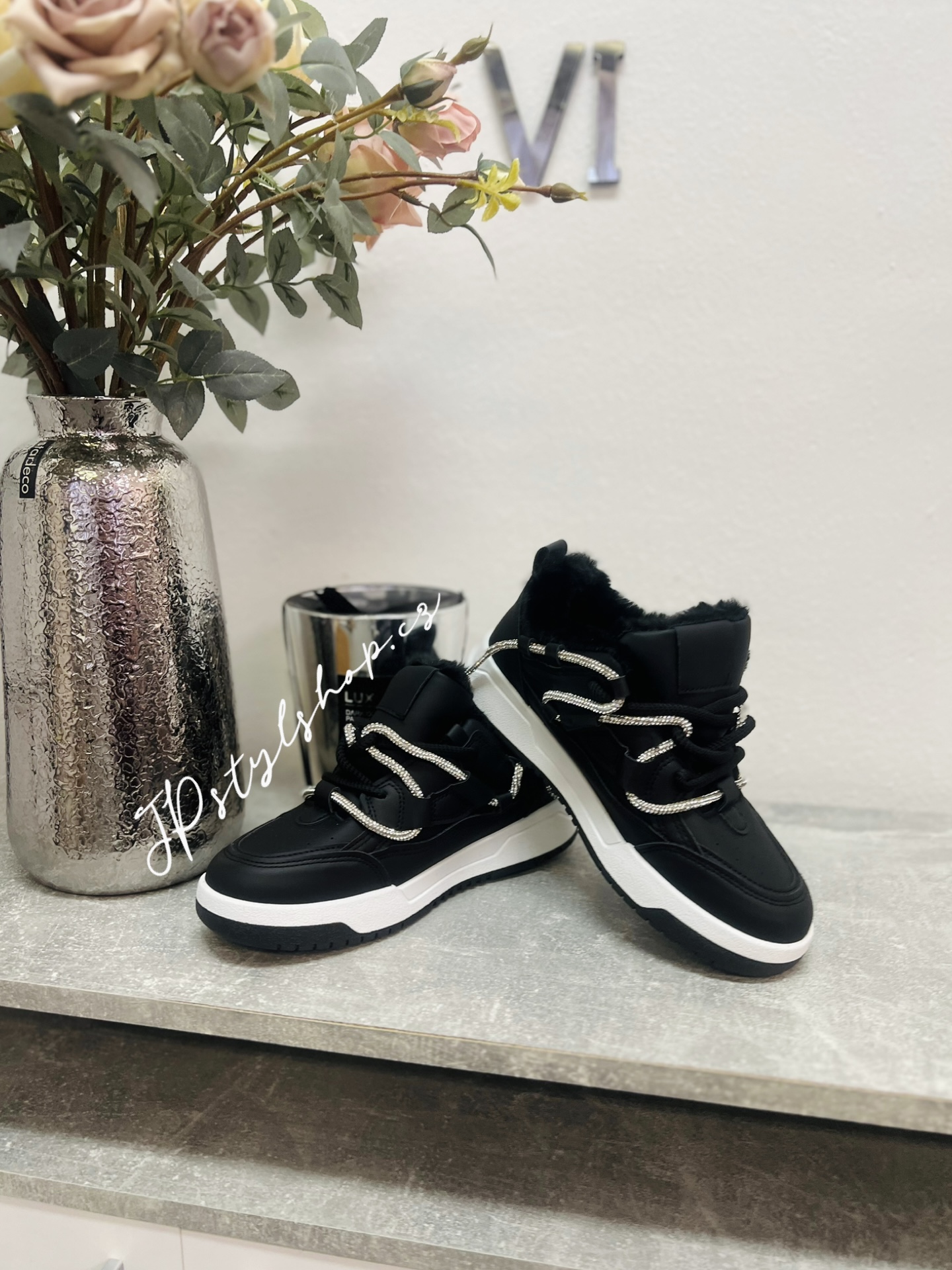 Zateplené botasky - černé