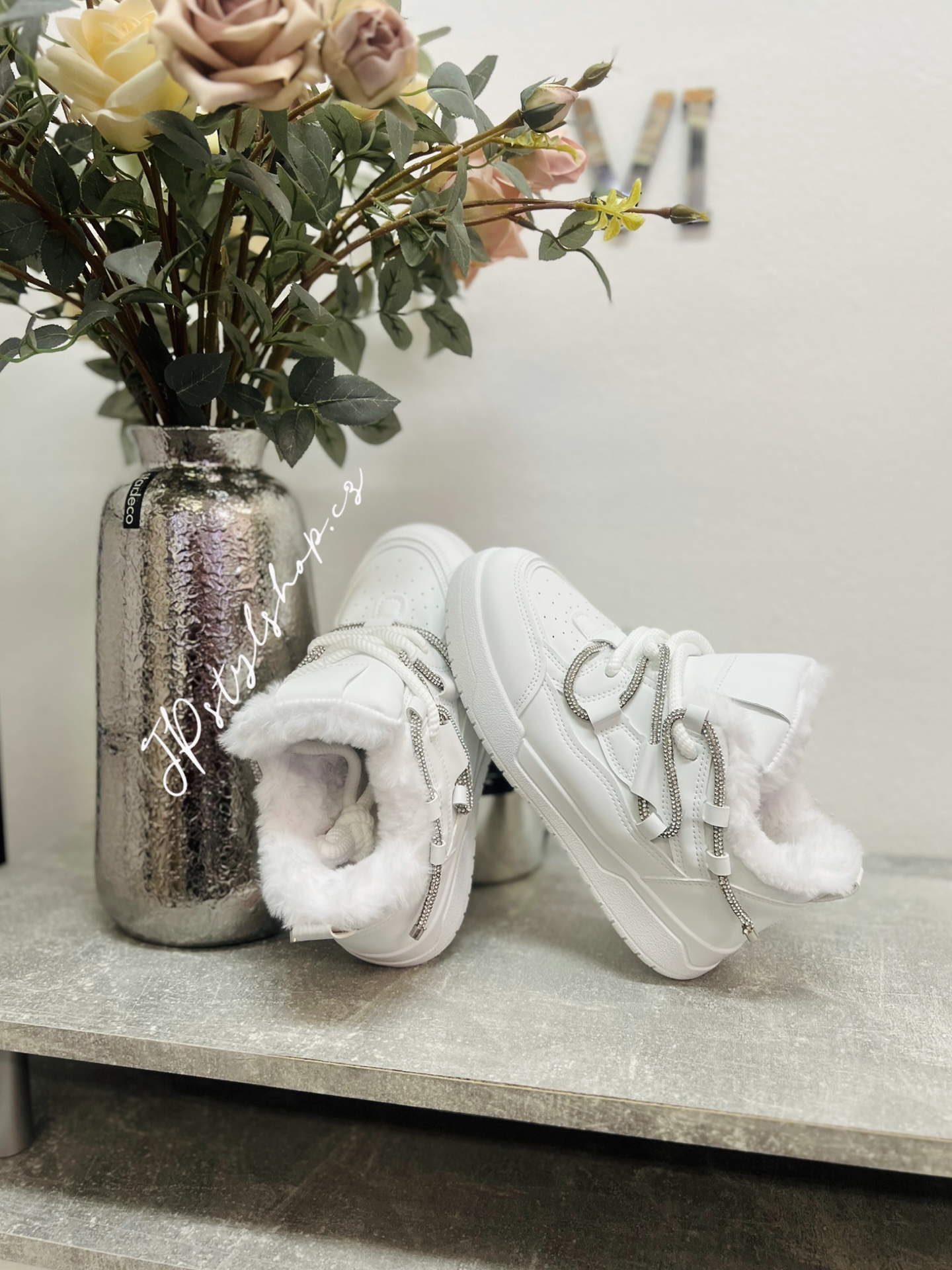 Zateplené botasky - bílé