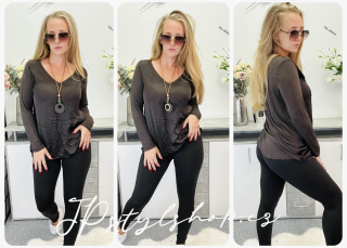 Halenka se šperkem Nala